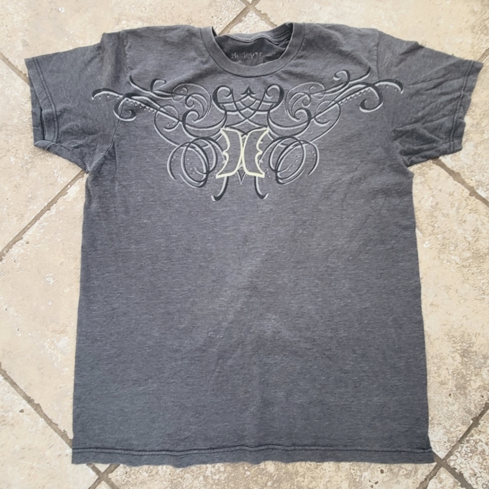 Hurley Men's tshirt